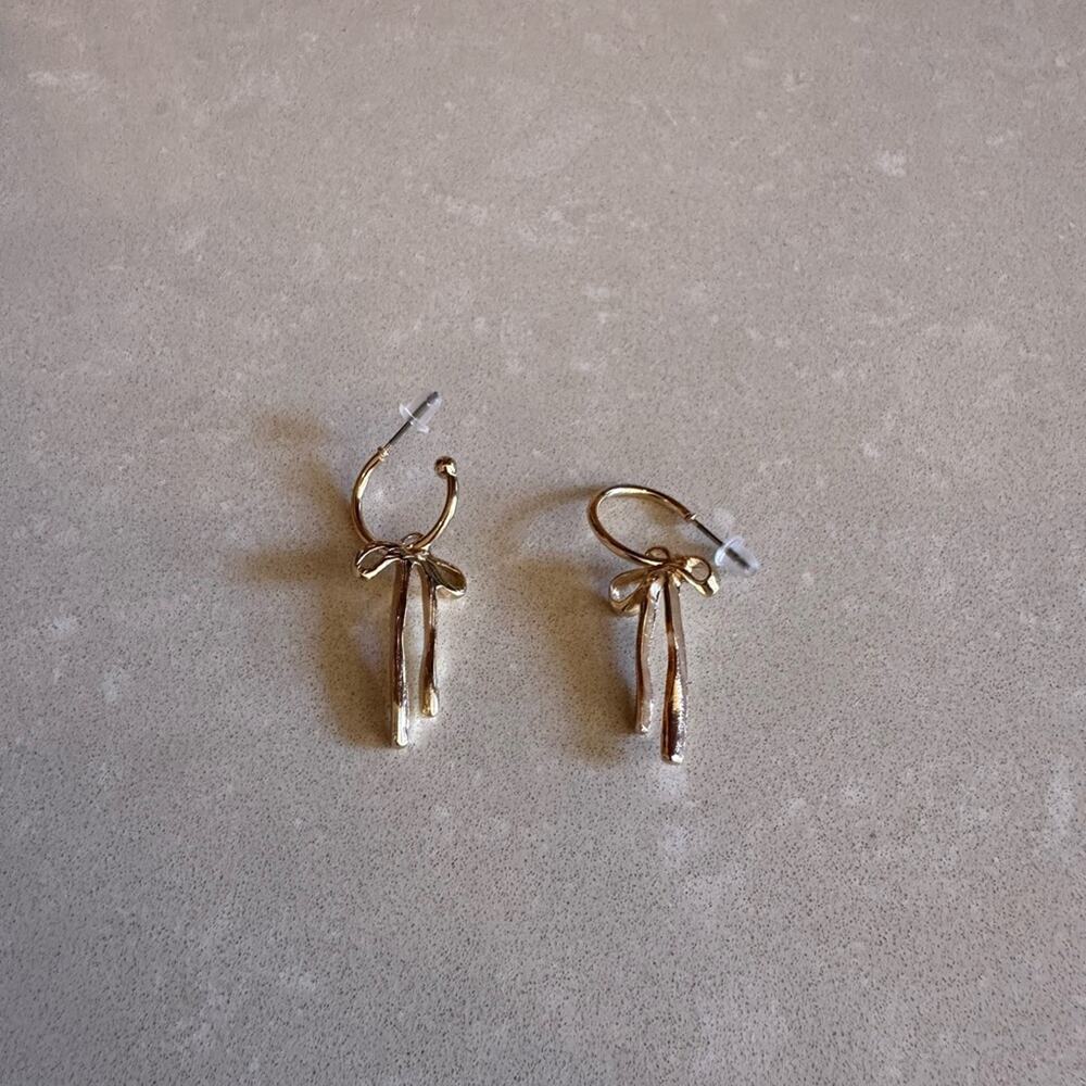 Gold Ribbon Earring- Bow modern dainty chic vintage bohemian - Picture 3 of 5